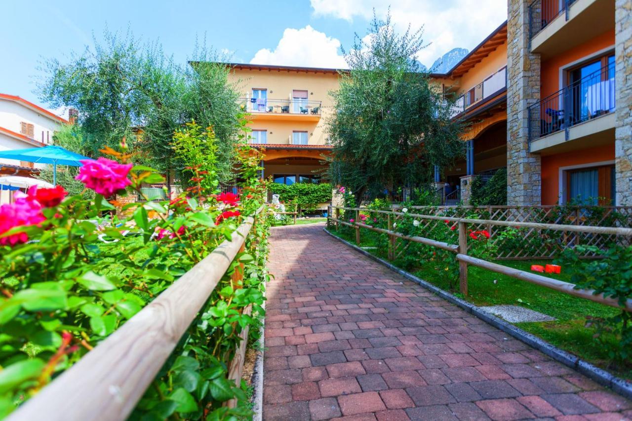 Hotel Villa Isabella Brenzone sul Garda Buitenkant foto