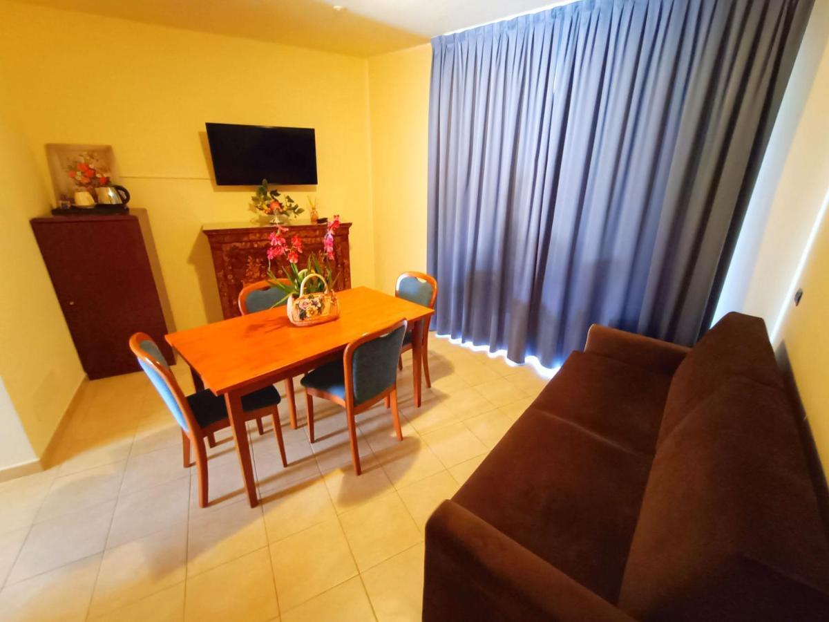 Hotel Villa Isabella Brenzone sul Garda Buitenkant foto