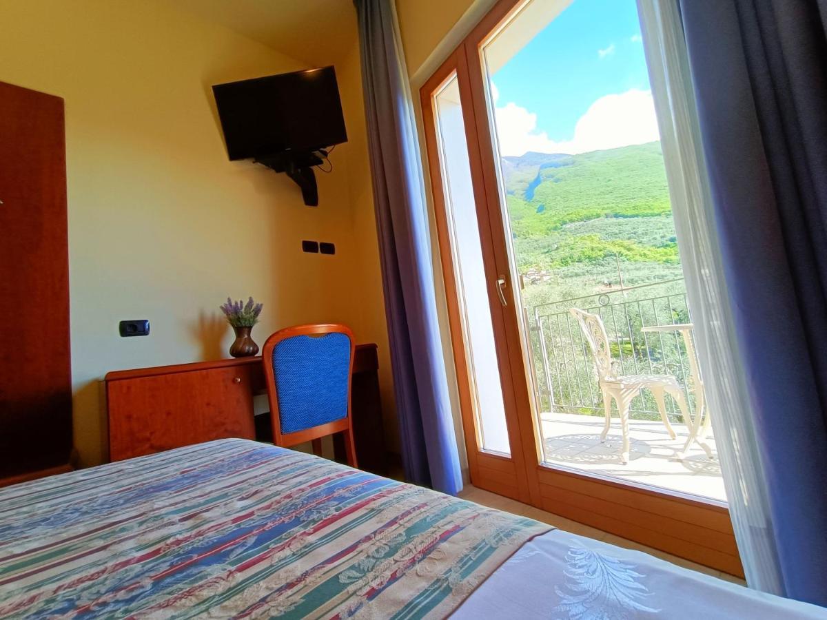 Hotel Villa Isabella Brenzone sul Garda Buitenkant foto