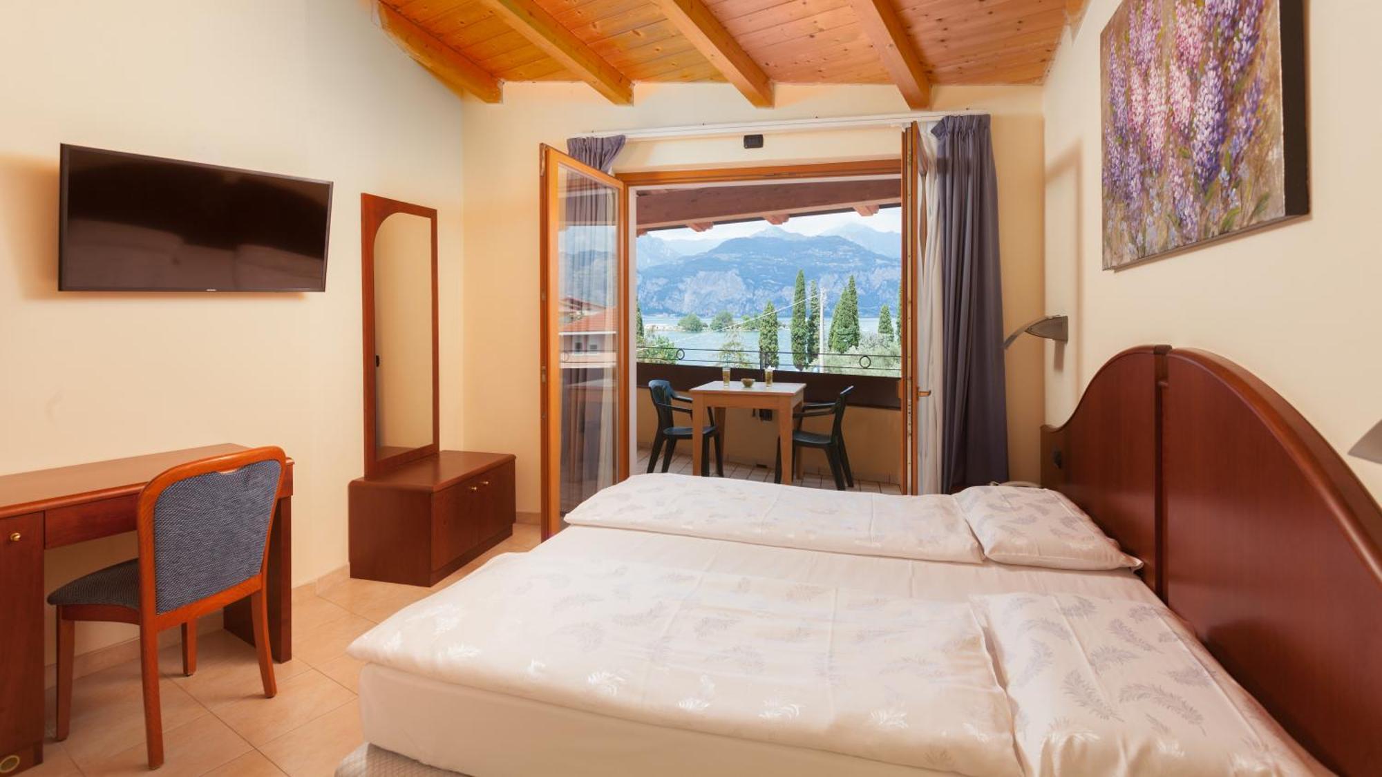 Hotel Villa Isabella Brenzone sul Garda Buitenkant foto