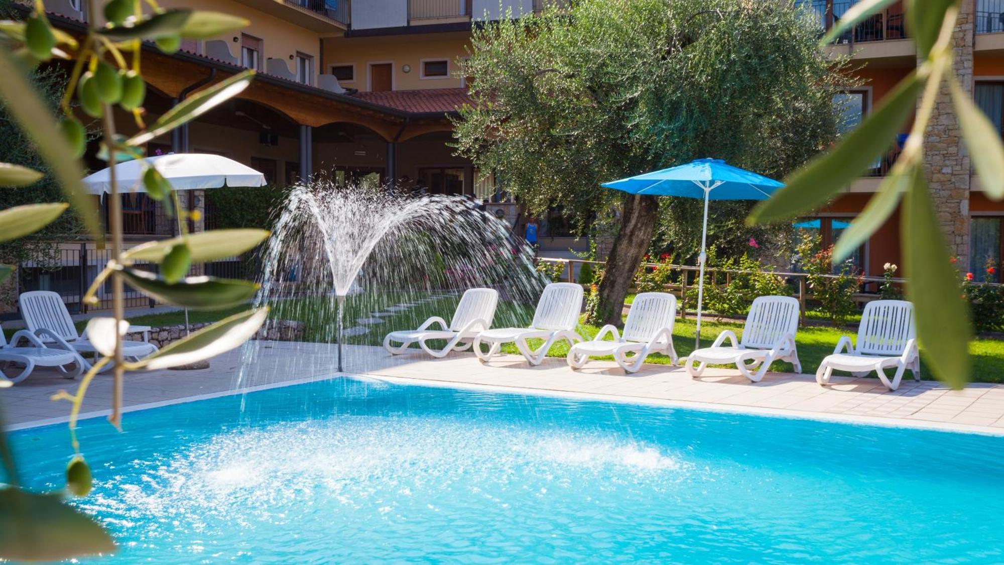 Hotel Villa Isabella Brenzone sul Garda Buitenkant foto