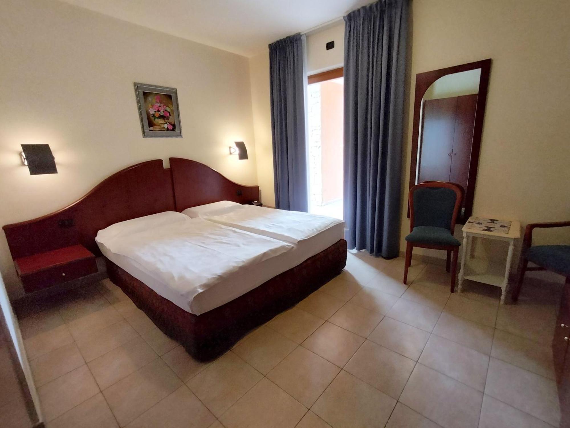 Hotel Villa Isabella Brenzone sul Garda Buitenkant foto