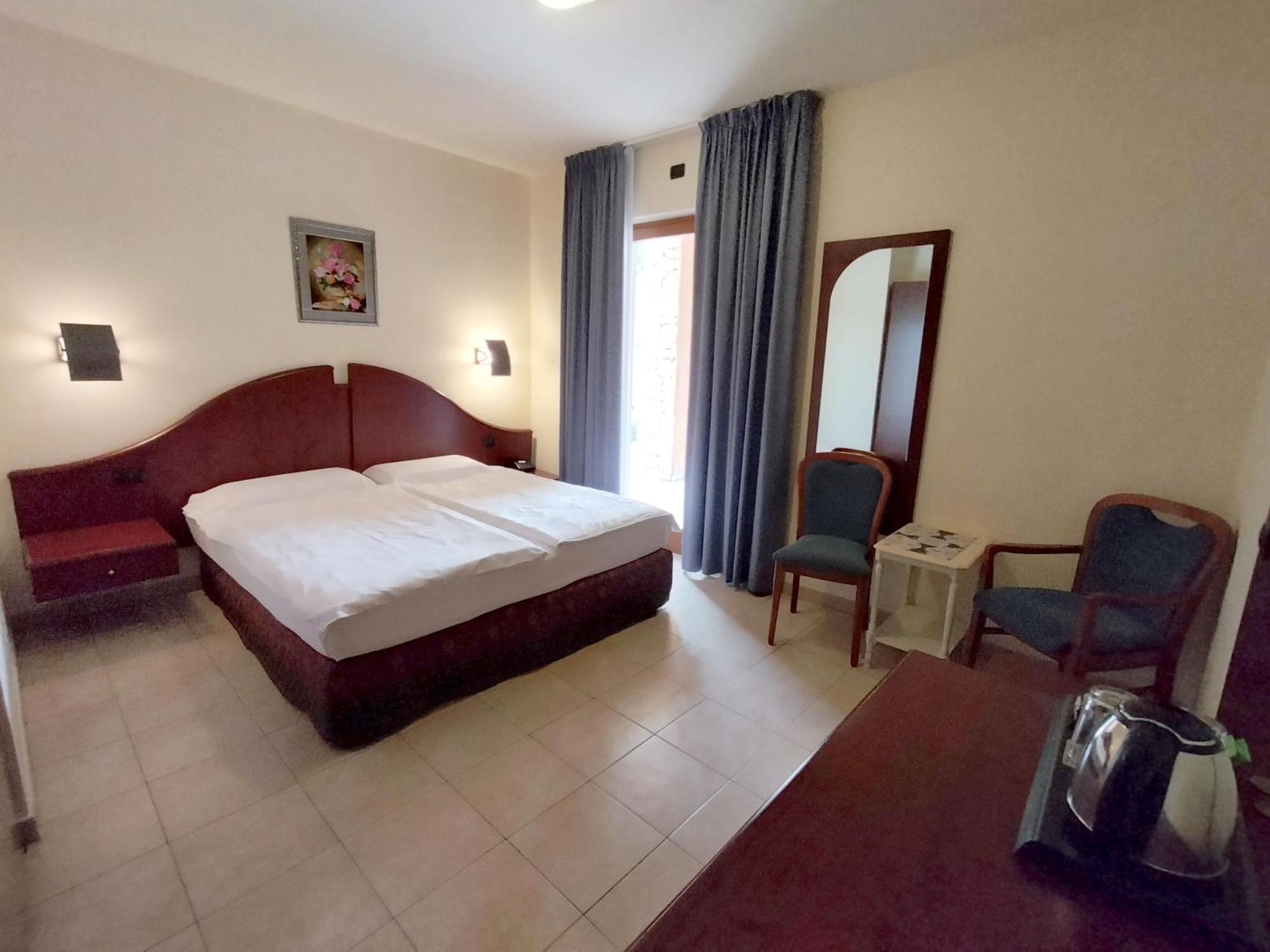 Hotel Villa Isabella Brenzone sul Garda Buitenkant foto