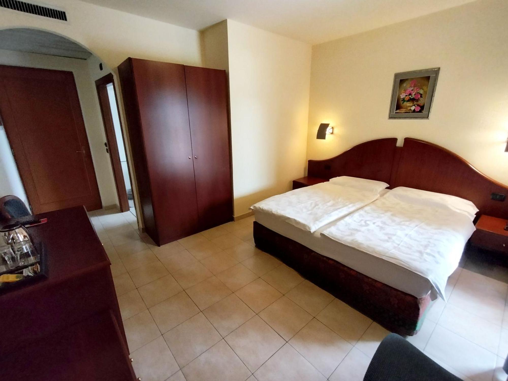 Hotel Villa Isabella Brenzone sul Garda Buitenkant foto