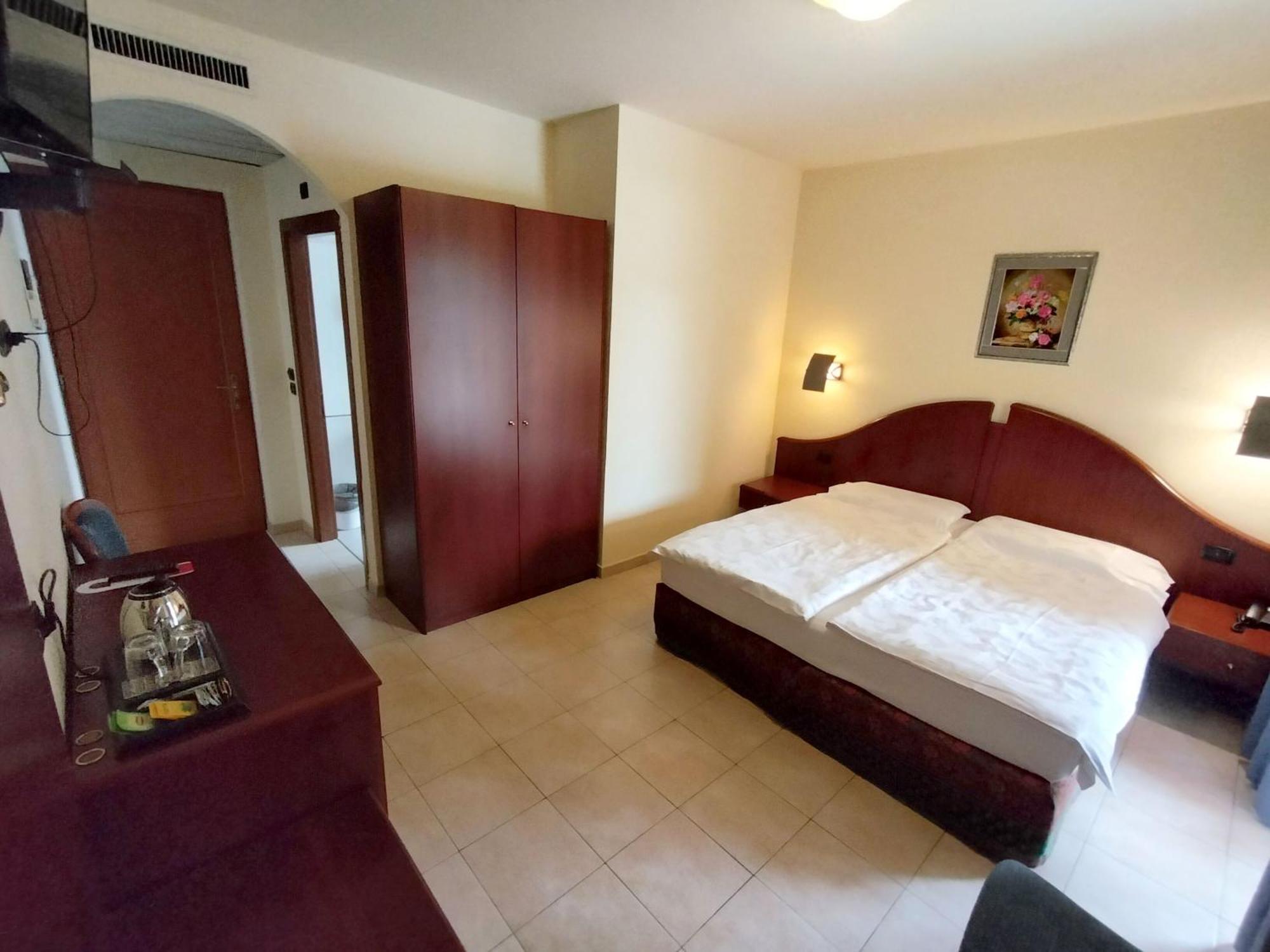 Hotel Villa Isabella Brenzone sul Garda Buitenkant foto